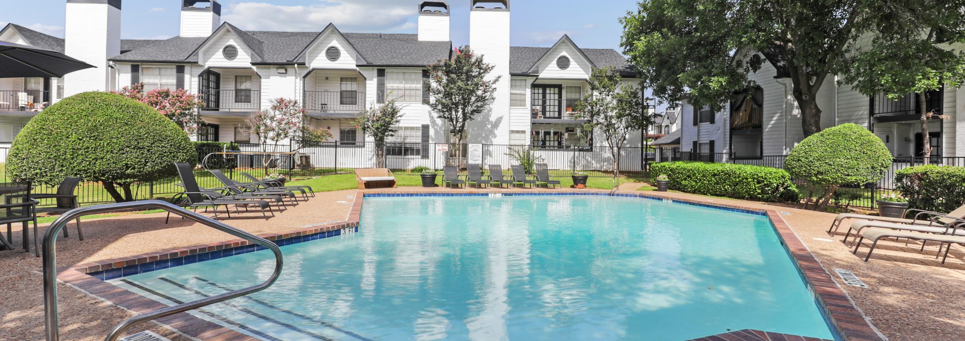 the pool at The 3001 Crystal Springs